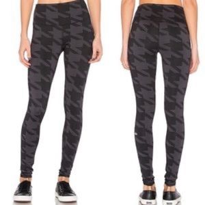 Alo Yoga Black and Grey Herringbone leggings